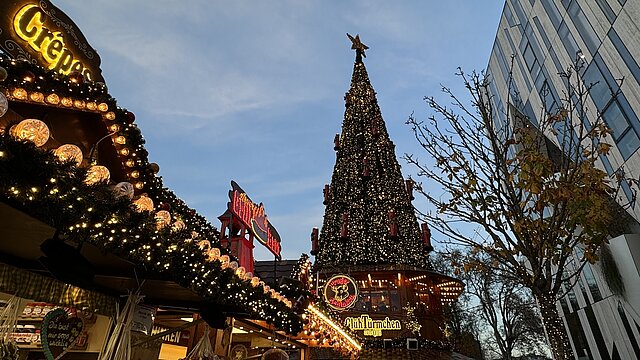 Beleuchtete Weihnachtsstände