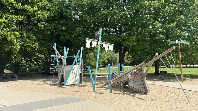 Das Piratenschiff auf dem Spielplatz