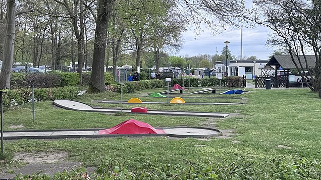 Ein Minigolf-Platz