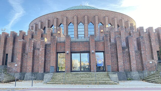 Die Tonhalle von der Seite.