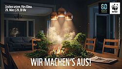Mini-Wald wird von einer Deckenlampe angestrahlt