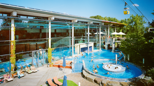 Becken der Claudius Therme draußen