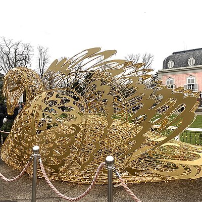 Ein goldener Schwan