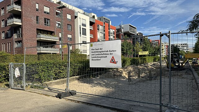 Bauzaun um den Spielplatz im Berty-Albrecht-Park