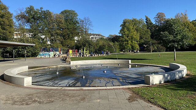 Das Fontänenfeld auf dem Spielplatz