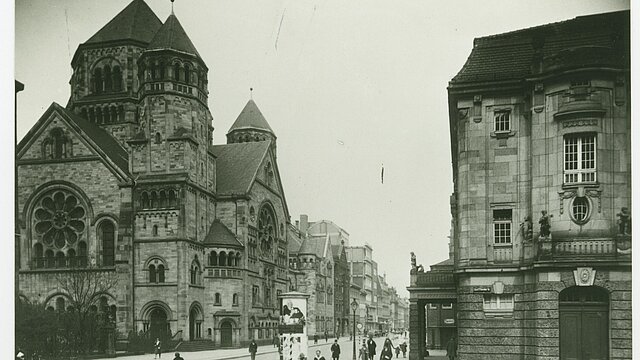 Düsseldorfer Synagoge und Schauspielhaus vor 1938