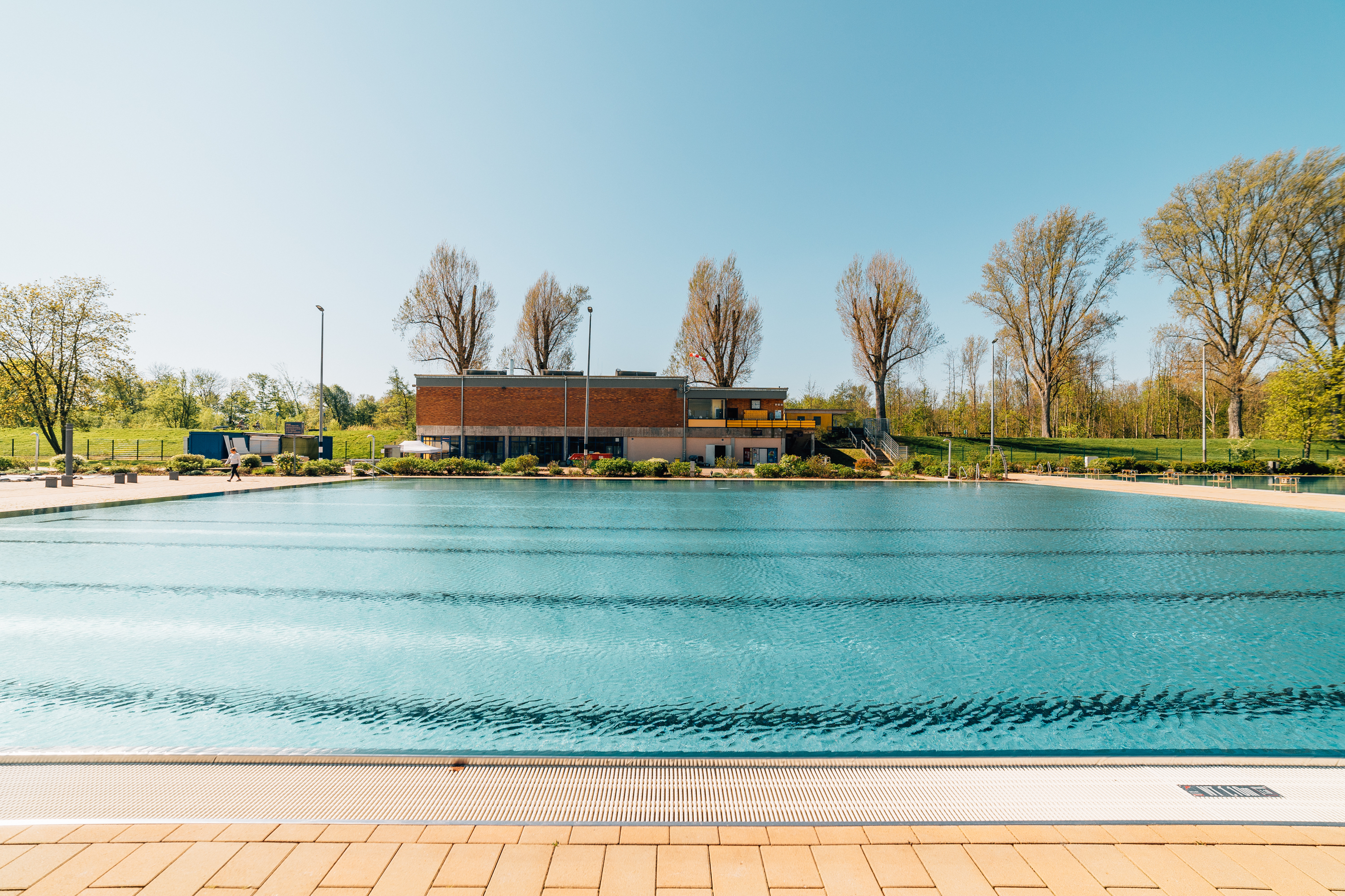 Eins der Becken im Strandbad Lörick
